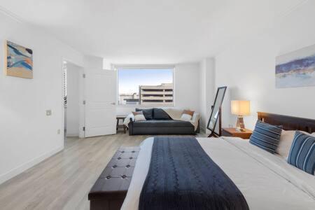 Apartment Two Bold On The Boardwalk By Cozysuites *