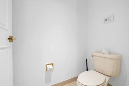 Two Bold On The Boardwalk By Cozysuites Apartment *