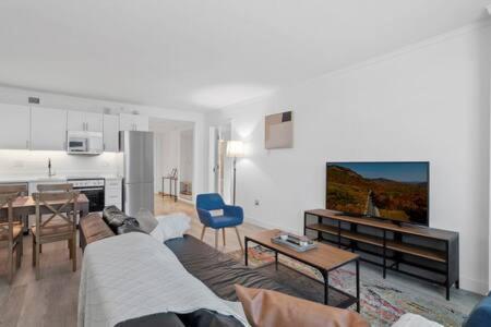 Two Bold On The Boardwalk By Cozysuites Apartment Atlantic City
